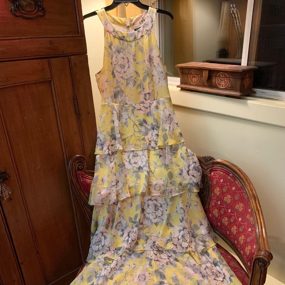 Tommy Hilfiger, Dress. Size 8, Midi or Maxi, Floral.